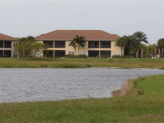 4th image of 23301 Collina Way #1