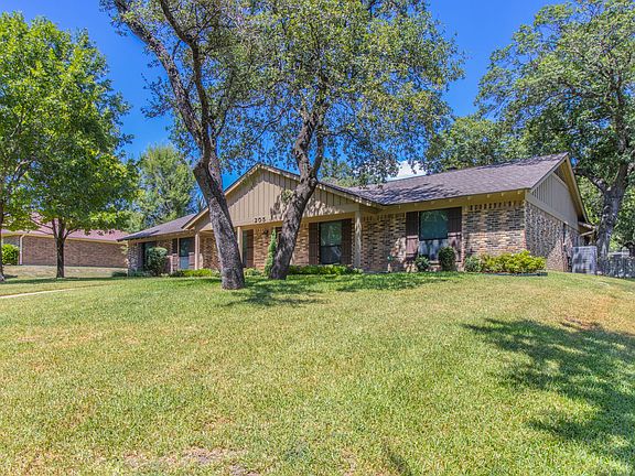 2nd image of 205 Trailview Dr