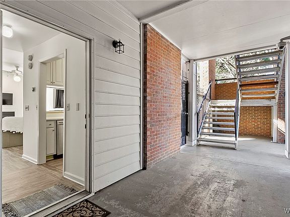 3rd image of 708 11th St APT 119
