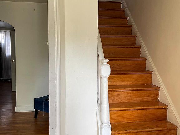 3rd image of 209 Wynnewood Ave