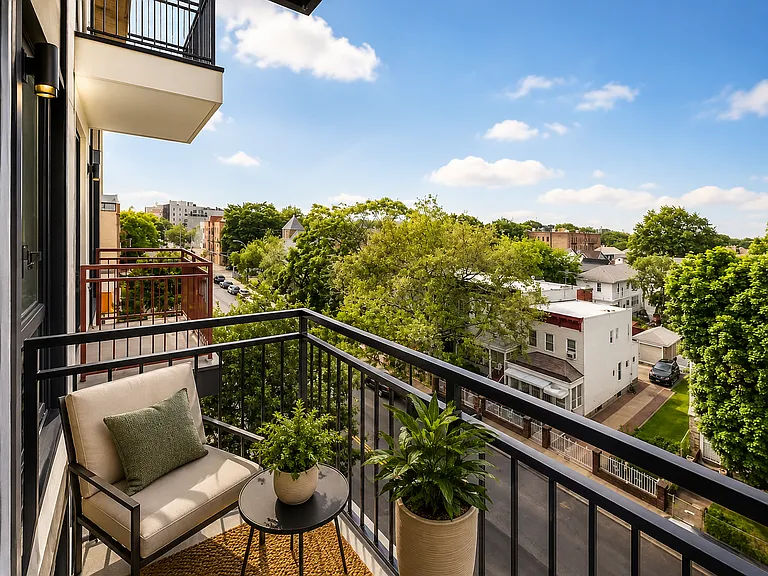 1244 New York Ave #5D — Photo 2