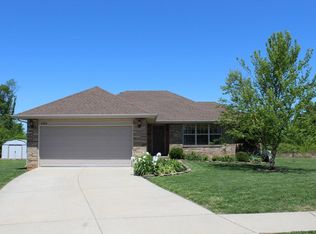 4204 N Mead Dr, Ozark, MO 65721