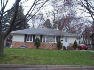 1374 Winchell St, Saint Paul, MN 55106