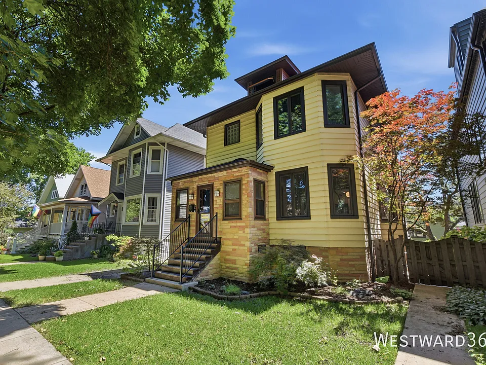 4037 N Hamlin Ave #1