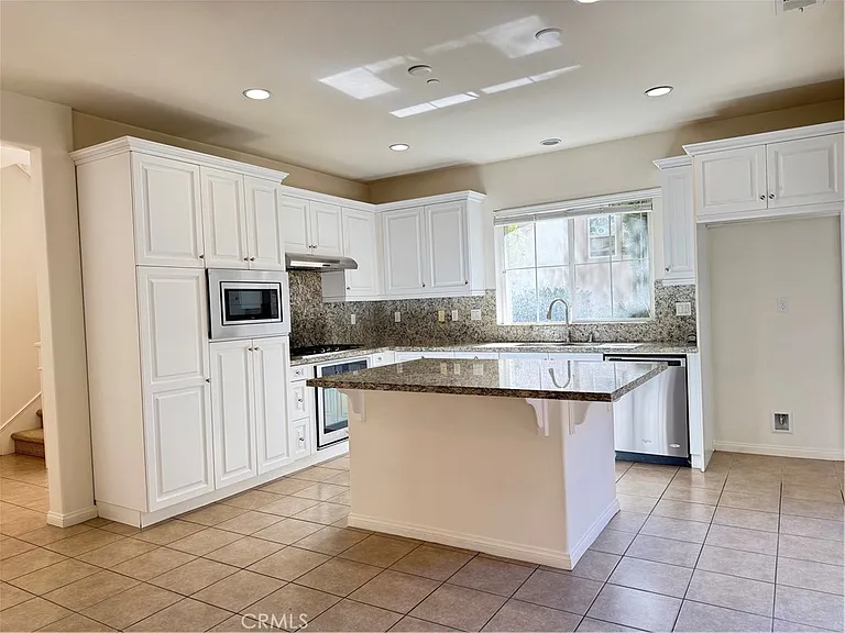 2492 Trojan Way — Photo 4