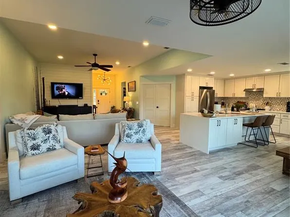 4140 Augustine Ave, Sarasota, FL 34231