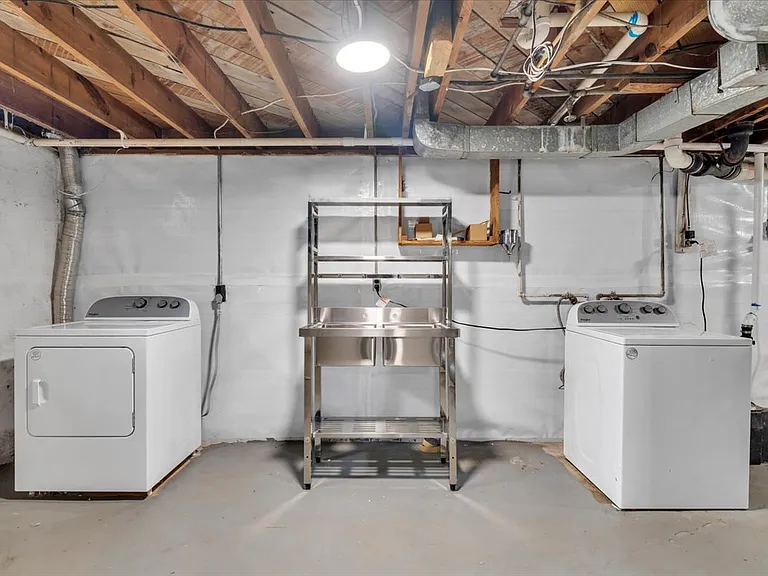 New Full Size Washer/Dryer! New LED Lights Throughout Basement!