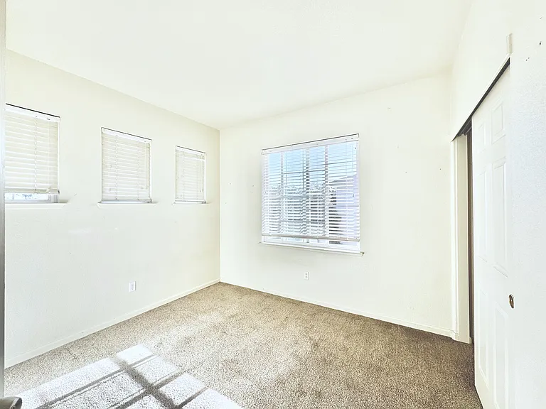 1207 Silverton Way — Photo 21