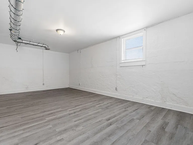 The Reese Apartments — Photo 16