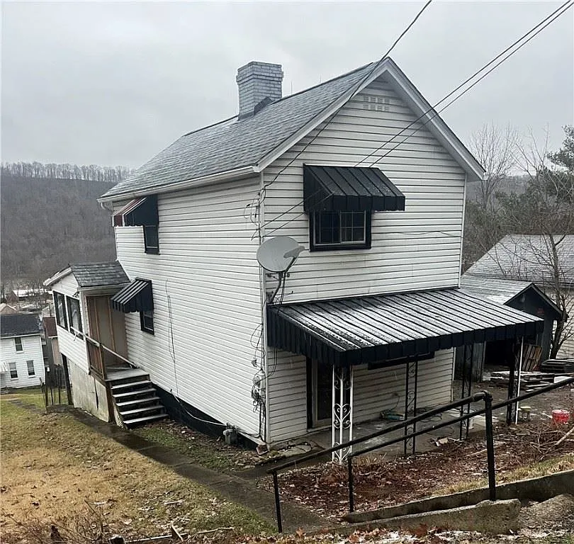 165 1st Ave photo 1
