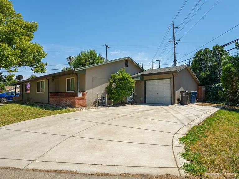 10498 Mills Tower Dr — Photo 4
