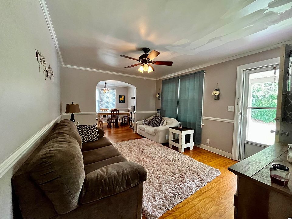 202 E 4th St., Tabor City, NC 28463 Zillow