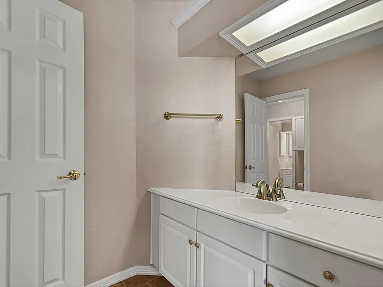306 Canyon Lake Dr — Photo 35