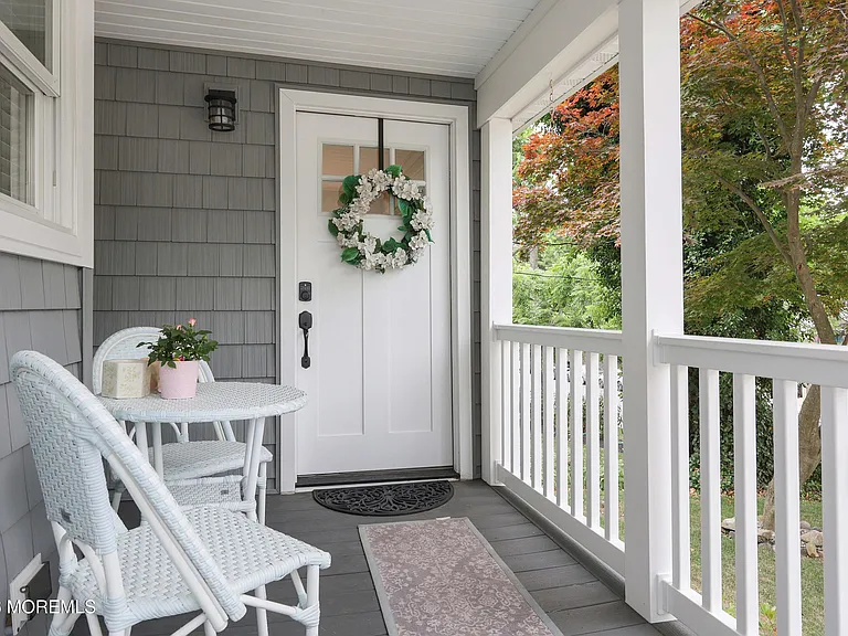 210 Linden Ave — Photo 4