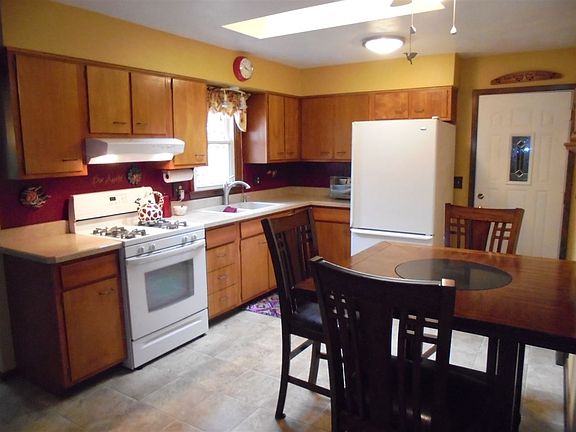 4th image of 2689 Marywood Dr