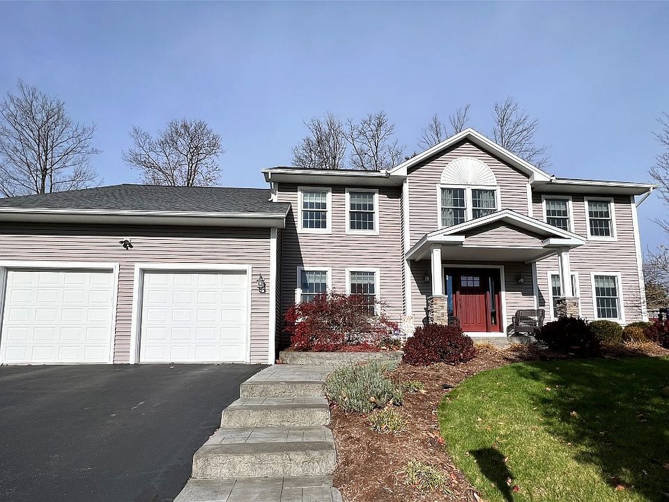 1st image of 5 Fernwood Ln