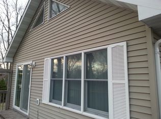 161 Fossil Cove Ln, Wilmington, IL 60481