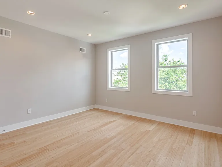 877 N 5th St #B — Photo 13