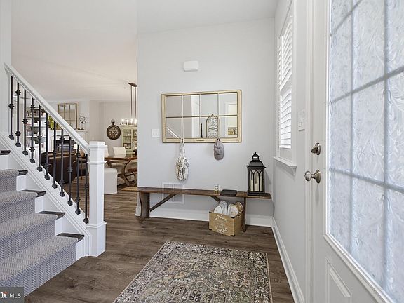 5th image of 347 English Ivy Dr