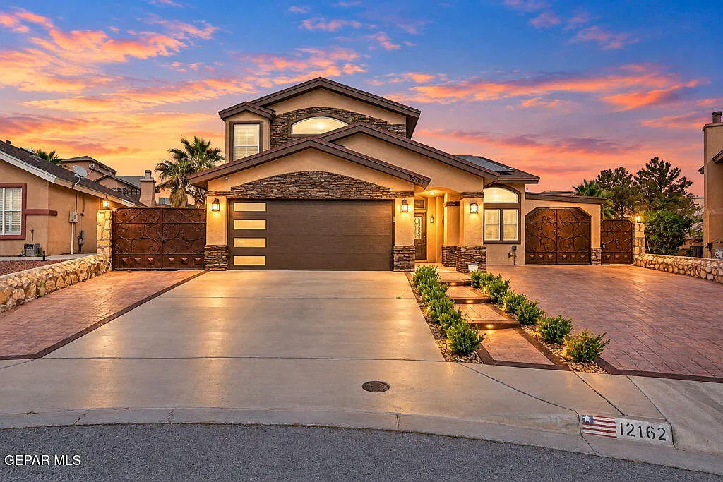 3 bed, 2.5 bath, 1729 sqft, $2,000 — Photo 2