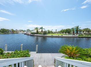 445 Wahoo Rd, Panama City Beach, FL 32408