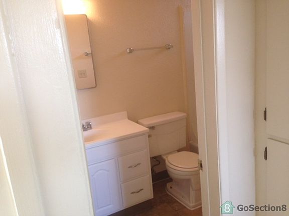 5th image of 700 E 16th St APT C