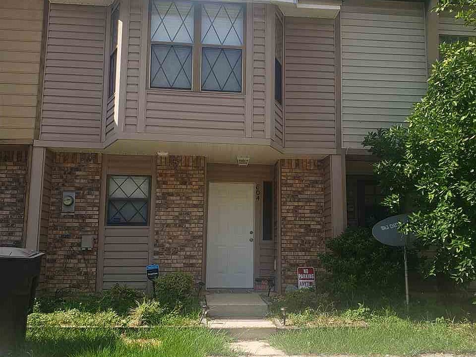 1st image of 604 Acorn Grove Ct