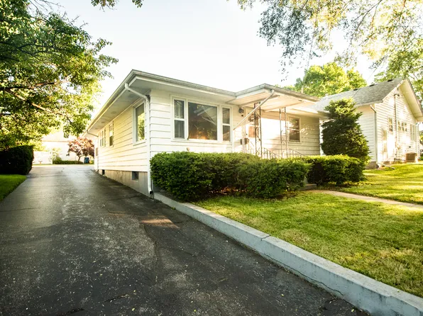 118 W 10th St, Dixon, IL 61021
