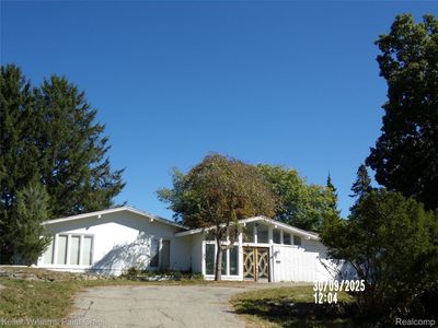 3352 Bloomfield Shore Dr, West Bloomfield, MI, 48323
