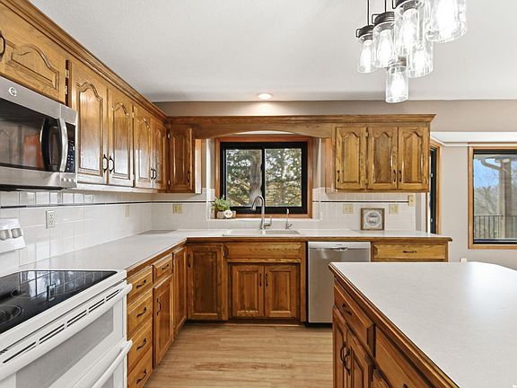3rd image of 8960 Craig Dr