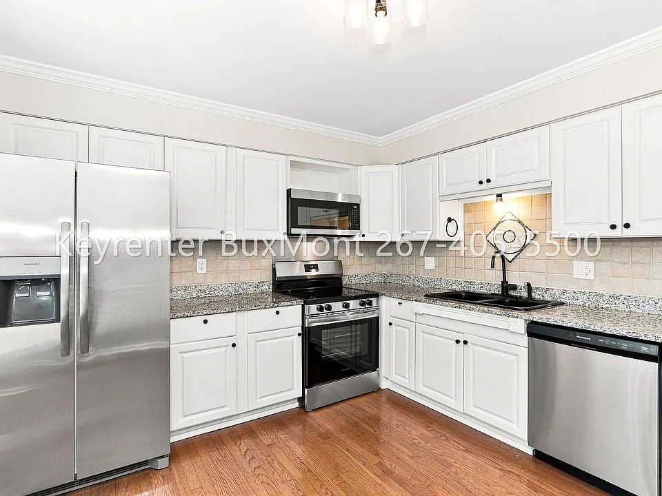 102 Solway Cir