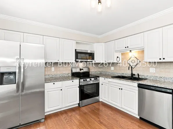 102 Solway Cir, Chalfont, PA 18914