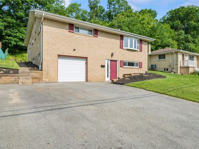216 Woodlawn Dr, Trafford, PA, 15085