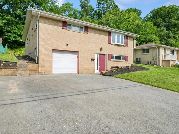 216 Woodlawn Dr, Trafford, PA 15085