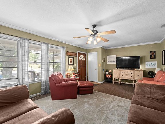 4th image of 47 SueAnn Drive