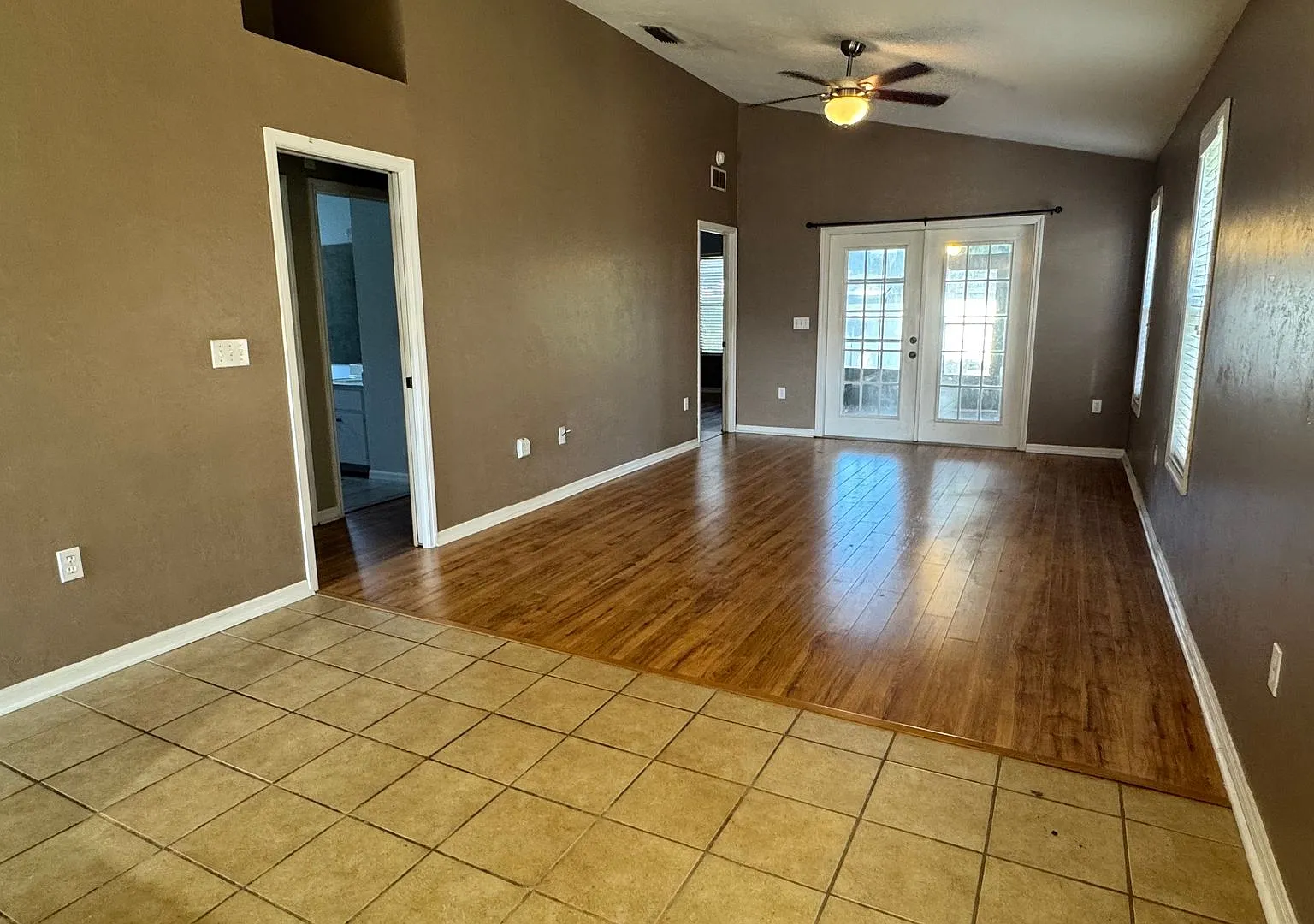 Spacious 2BR/2BA Home with Screened Porch & Fenced Yard For Rent! — Photo 2
