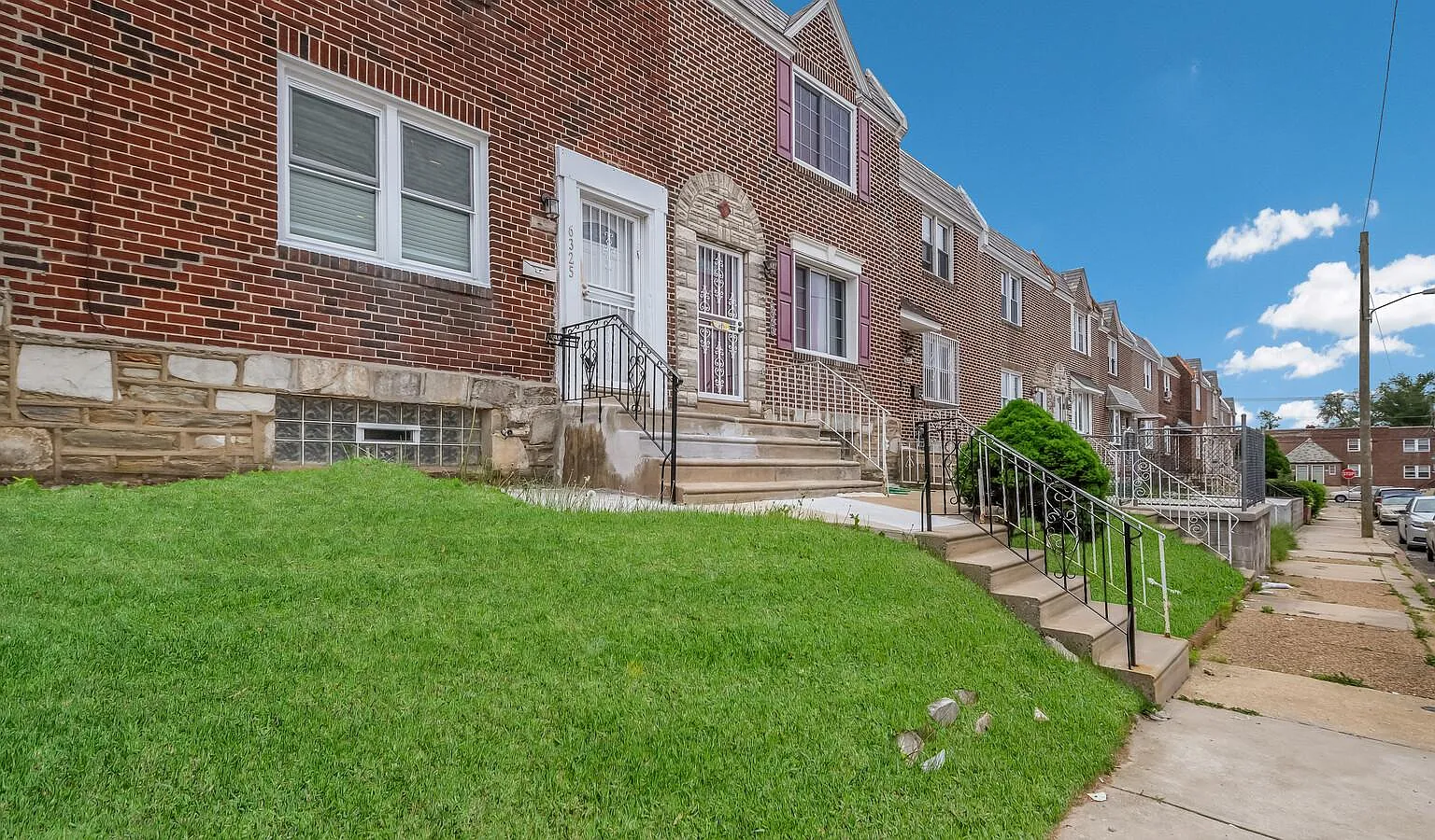 6325 Oakland St — Photo 1