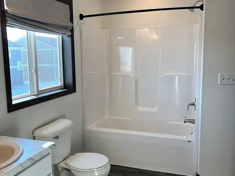 4607 E Leubecher Pl — Photo 2