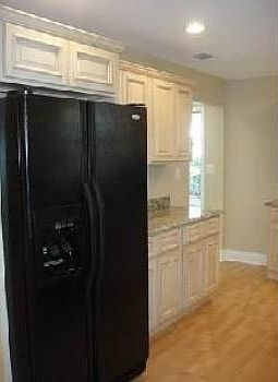 4th image of 4550 John Ave