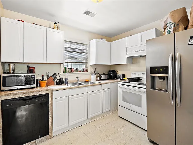 1855 Doscher Ave — Photo 4