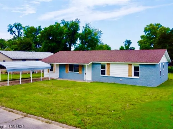 110 S 42nd St, Van Buren, AR 72956