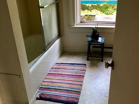 5th image of 16 South St #10903518