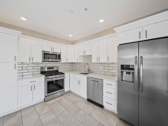 5th image of 74 Village Dr