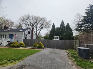 8 Hercik Pl, East Islip, NY 11730