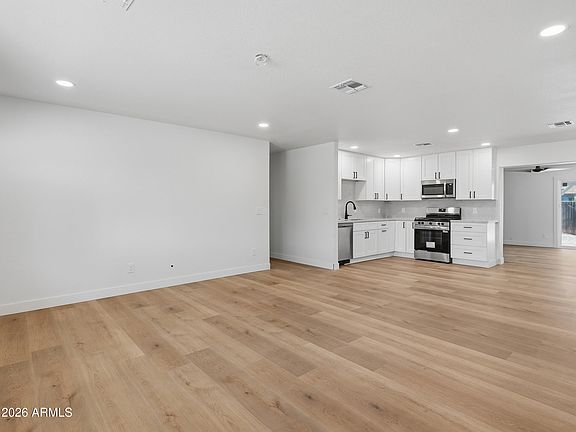 4th image of 3327 W CHARTER OAK Road