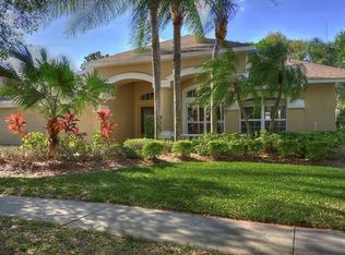 5214 Laurel Pointe Dr, Valrico, FL 33596