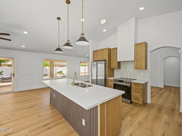 6252 E PORTIA Street, Mesa, AZ 85215