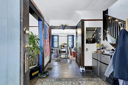 344 Stewart St Photo 1