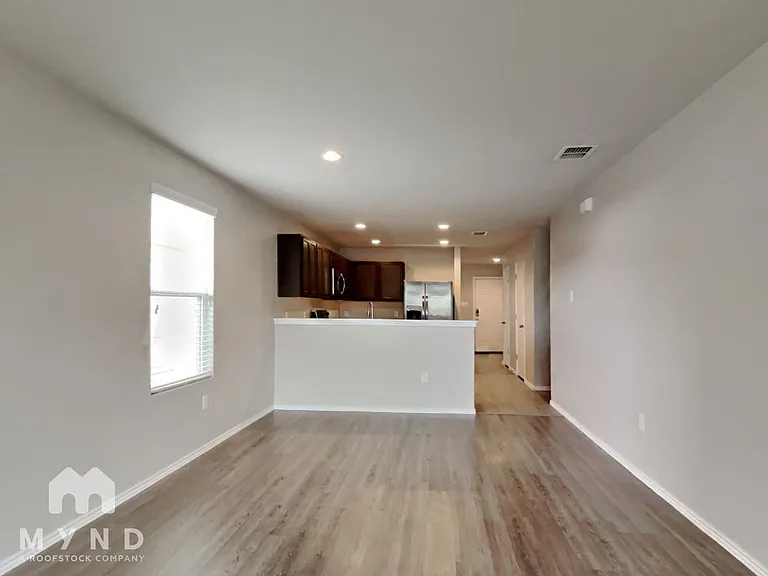 9437 Apple Ridge Ln — Photo 3