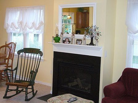 Gas Log Fireplace!